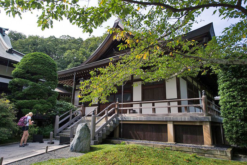 Japanese structure at Kamakura .